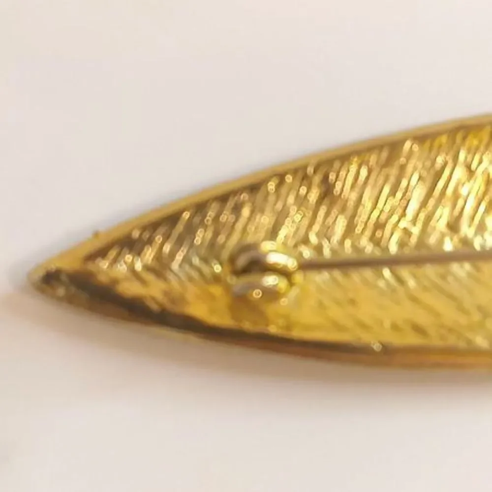 ‎Gold Embellished Broach